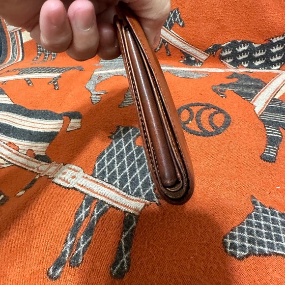 LOUIS VUITTON ❤️🌟EPI BROWN MENS WALLET MI0922 ⭐️ - Picture 7 of 7